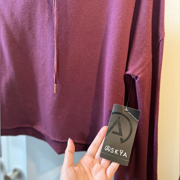 NWT Burgundy Sweater - Picture 3 of 3